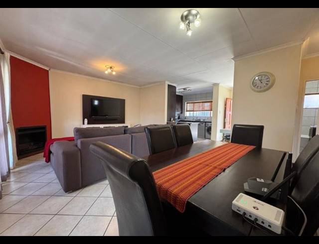 2 BEDROOM SECTIONAL TITLE FOR SALE IN MEYERSDAL